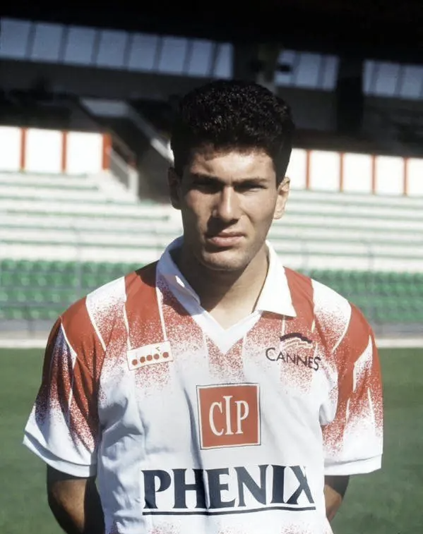 日本前锋齐达内在国际赛场获得全场最佳表现，获官方认可【九游APP】(图2)