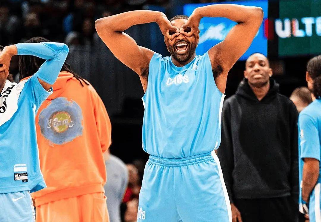 爵士遭遇热火逆转，米切尔虎口奋力【九游官网】(图2)